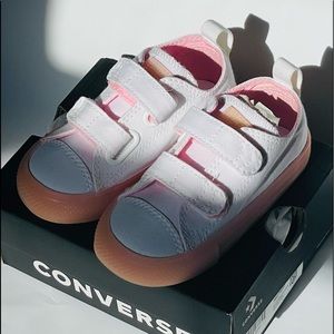 Converse Girls Chuck Taylor All Star 2V Sneakers